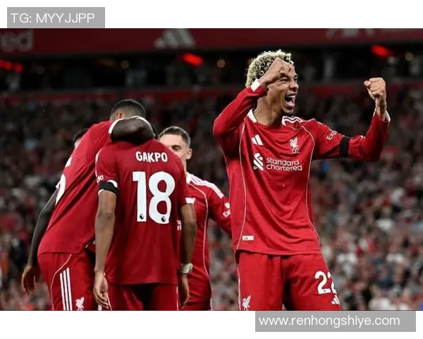 穿红色足球鞋驰骋绿茵场的球星是谁他为何成为球迷心中的焦点